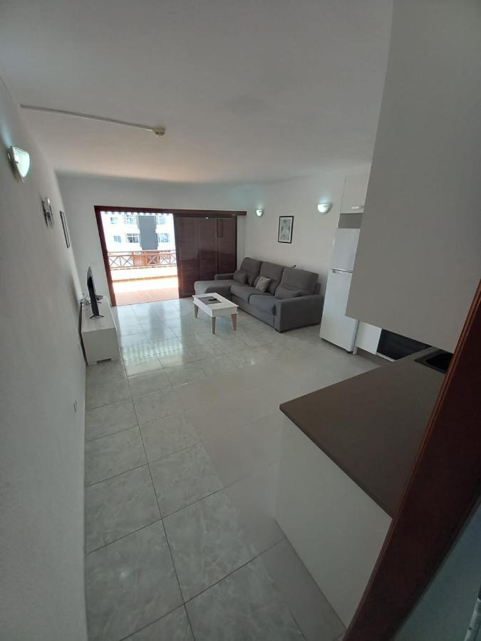 Victoria Court 2- Lovely Apartment 25 Arona  Esterno foto