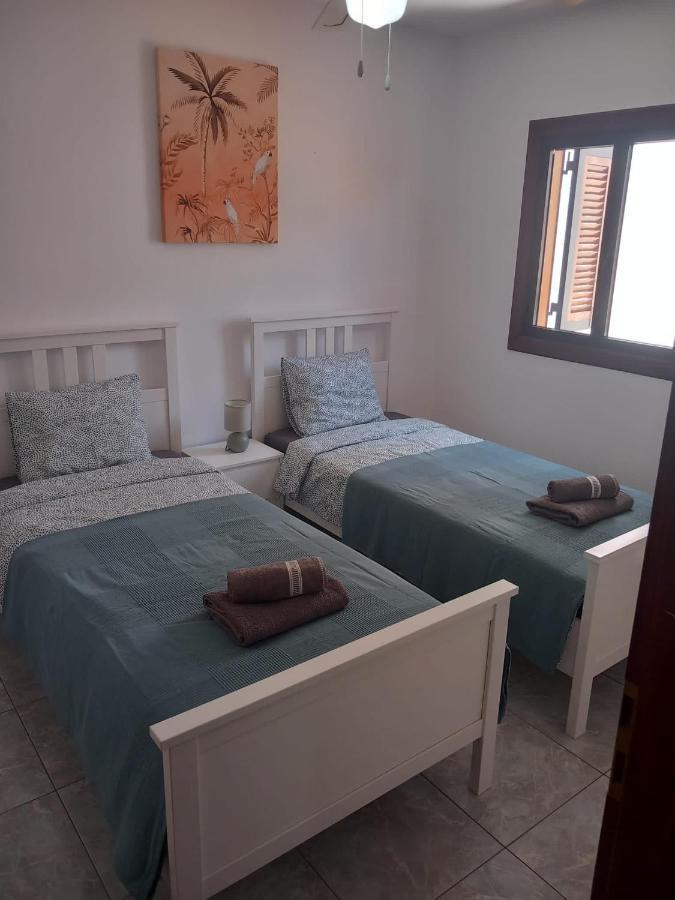 Victoria Court 2- Lovely Apartment 25 Arona  Esterno foto